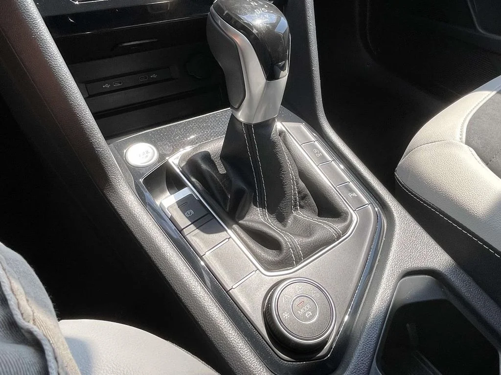 2025 Volkswagen Taos SE - Photo 18
