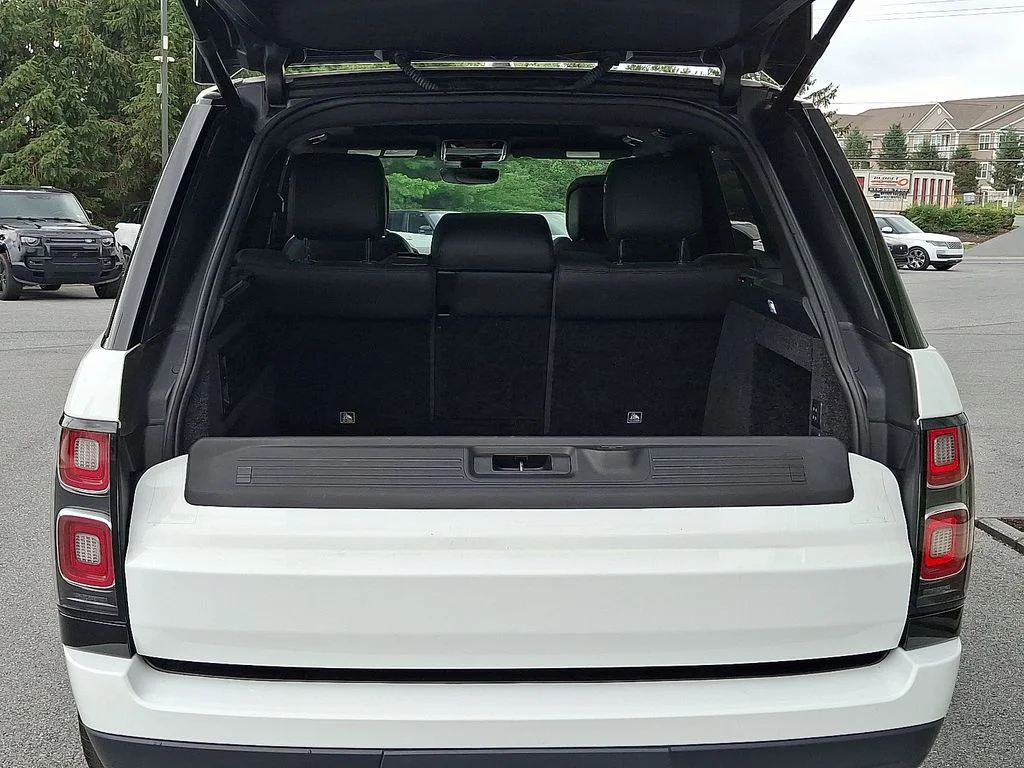 Used 2019 Fuji White Land Rover 3.0L V6 Supercharged HSE image 26