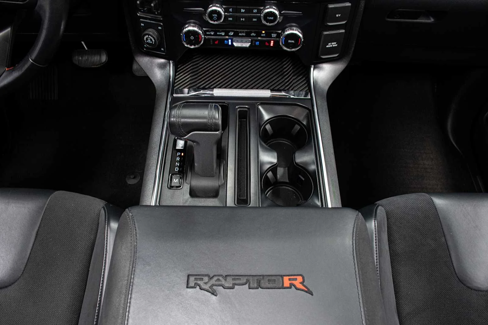 2023 Ford F-150 Raptor - Photo 25