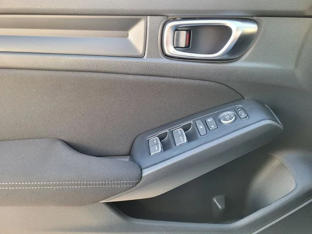 2026 Honda Civic Hatchback Sport - Photo 17