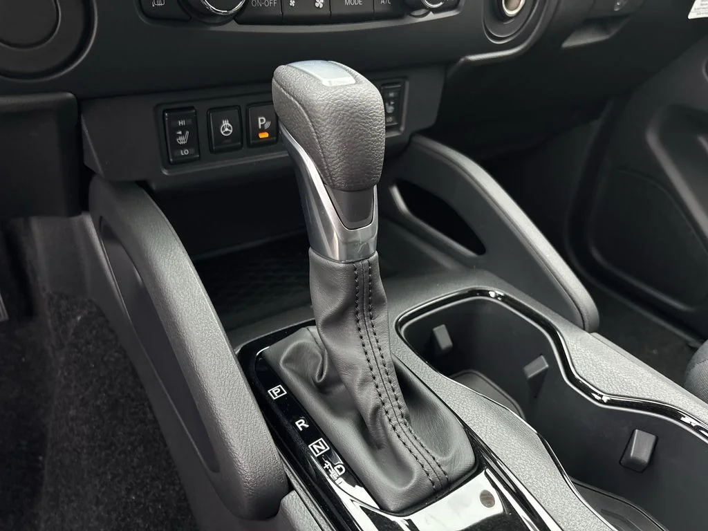 New 2026 Boulder Gray Pearl Nissan Crew Cab SV image 19