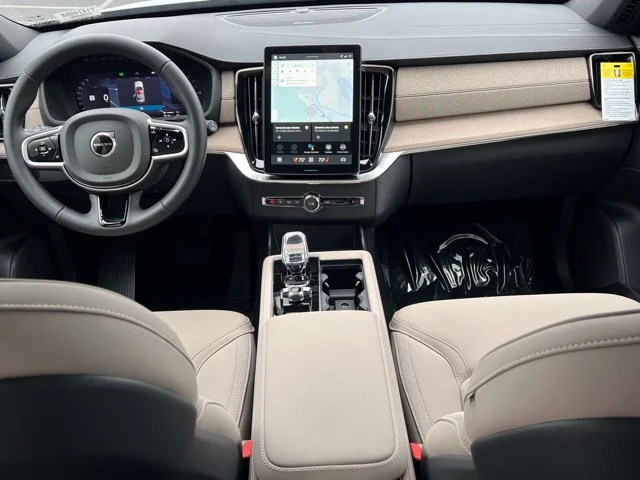 2026 Volvo XC90 Plus - Photo 16