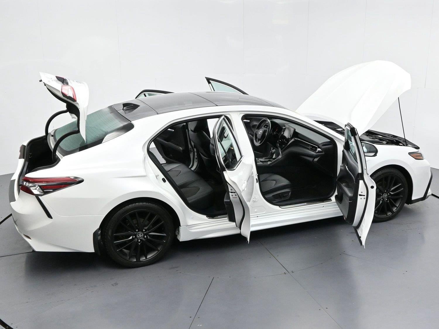 Used 2022 Wind Chill Pearl Toyota XSE image 44