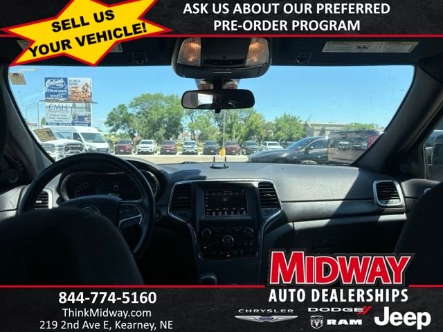 Used 2018 Black Jeep Laredo E image 8