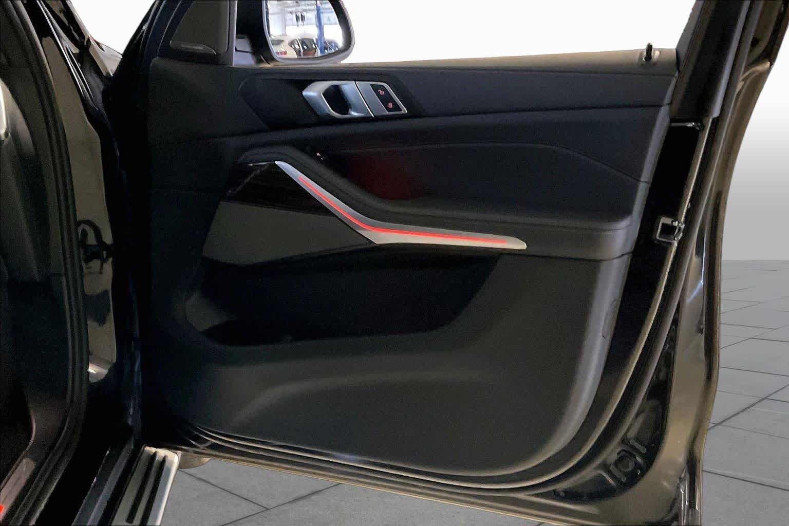 Used 2026  BMW sDrive40i image 21