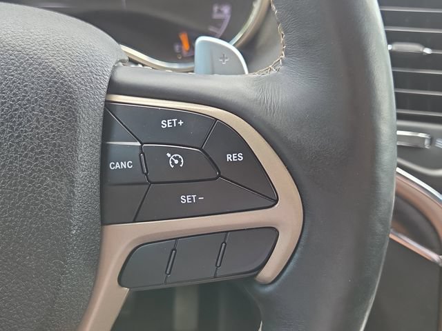 Used 2017 Gray Jeep Limited image 23