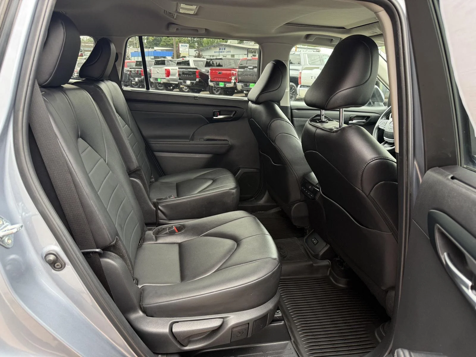 Used 2024 Moon Dust Toyota XLE image 19