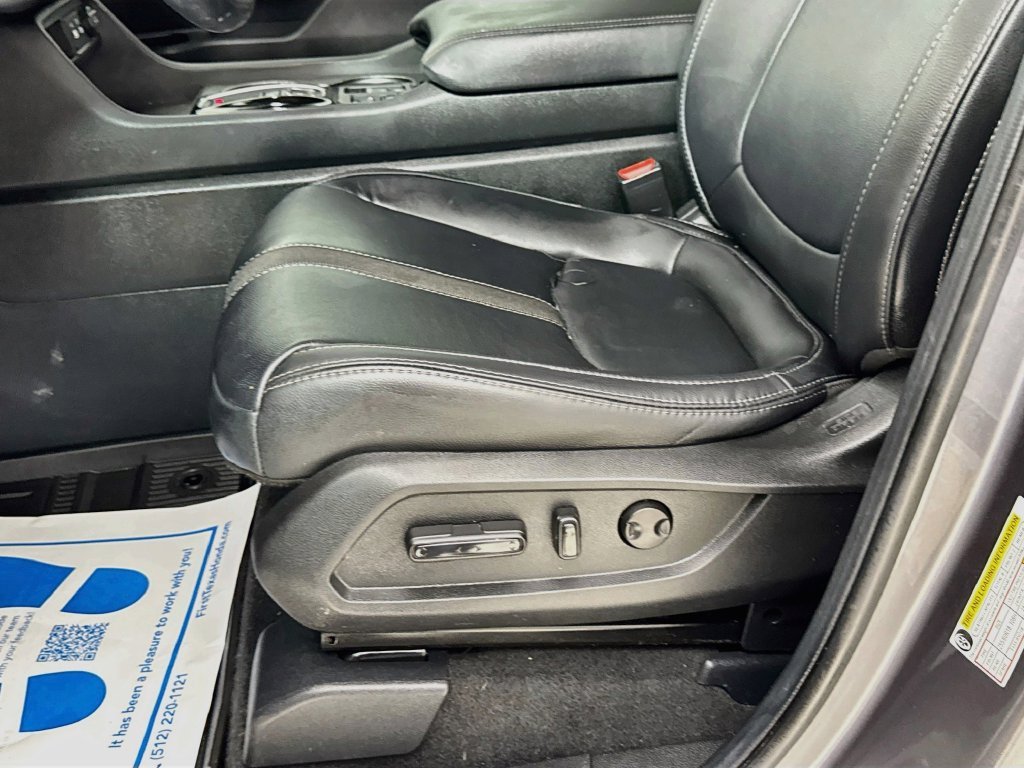 Certified Used 2025 Modern Steel Metallic Honda EX-L image 25