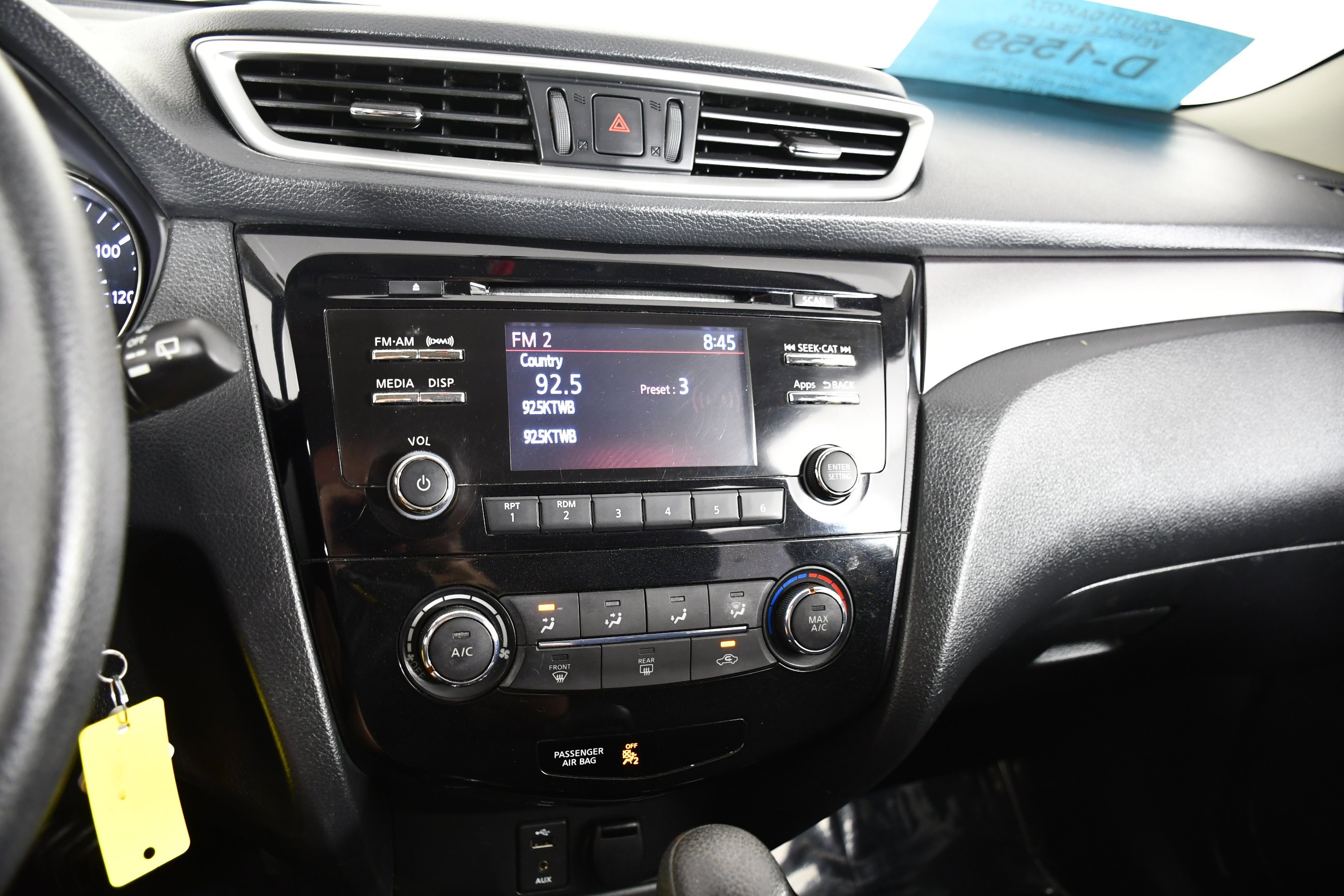 Used 2015 Glacier White Nissan S image 25