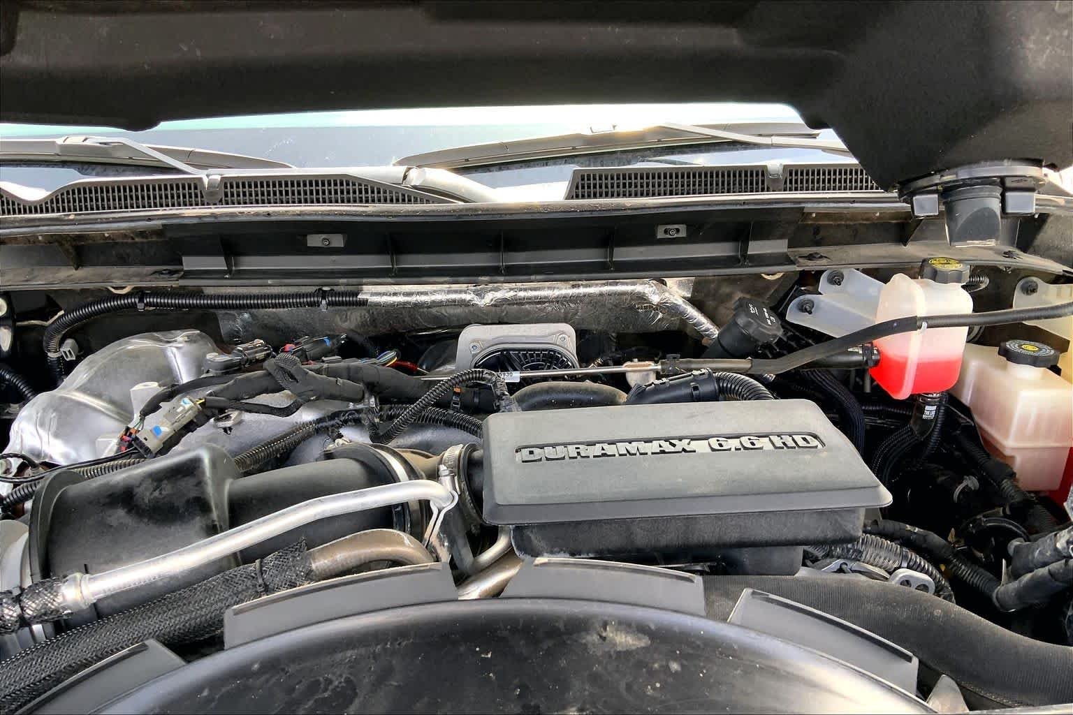 Used 2024 Summit White GMC AT4 image 32