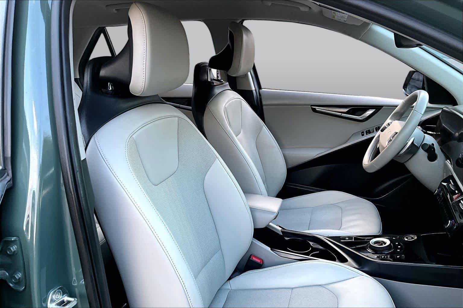 Pre-Owned 2023 Kia Niro EV Wind