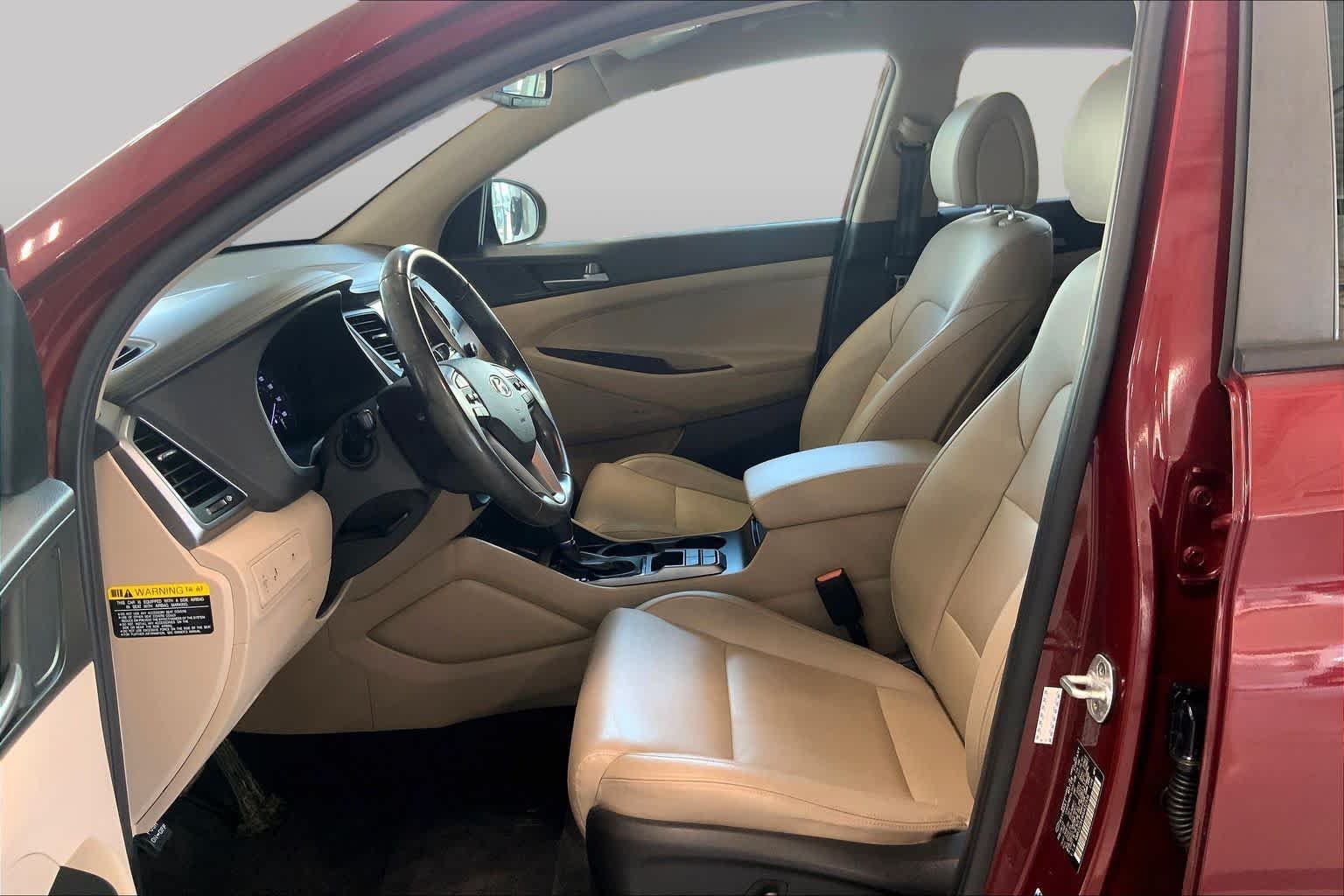 Used 2017 Ruby Wine Hyundai SE Plus image 8
