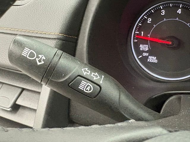 Used 2021 White GMC SLT image 20