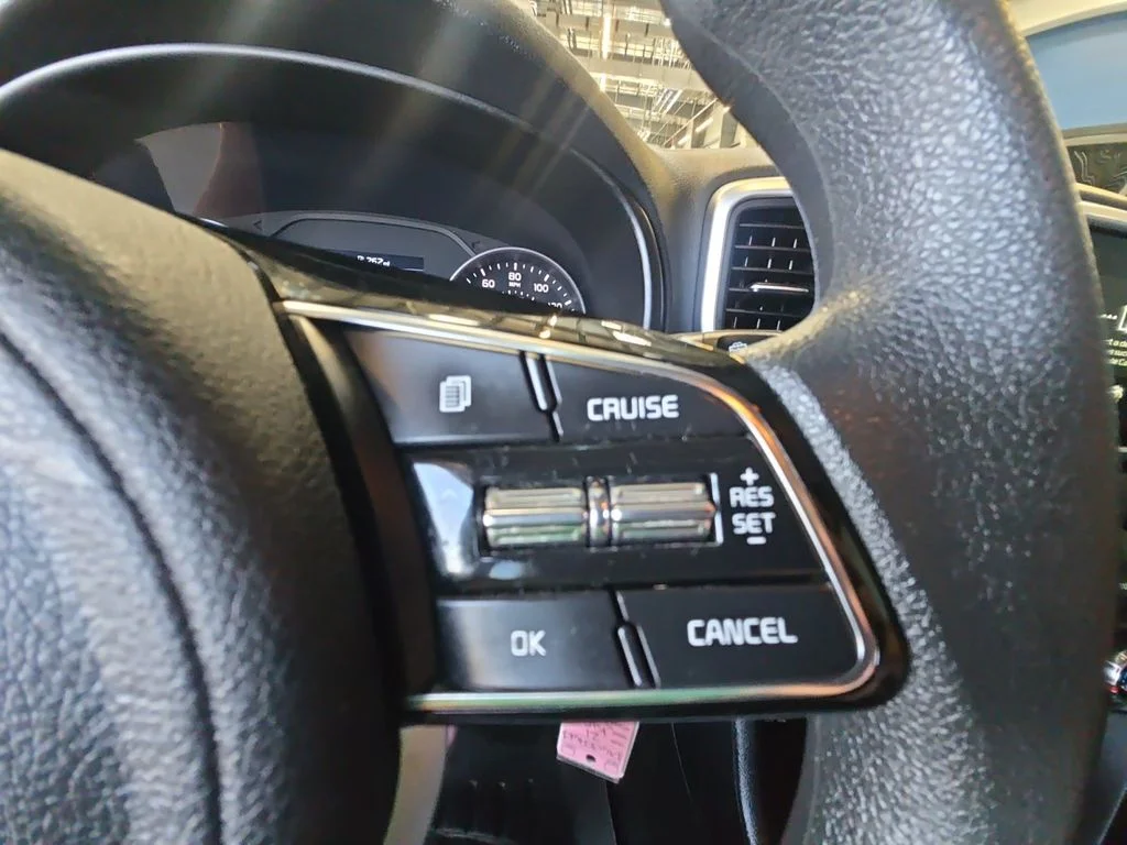 Used 2021 White Kia LX image 19