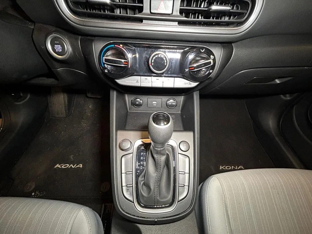 Used 2023 Abyss Black Hyundai SEL image 12