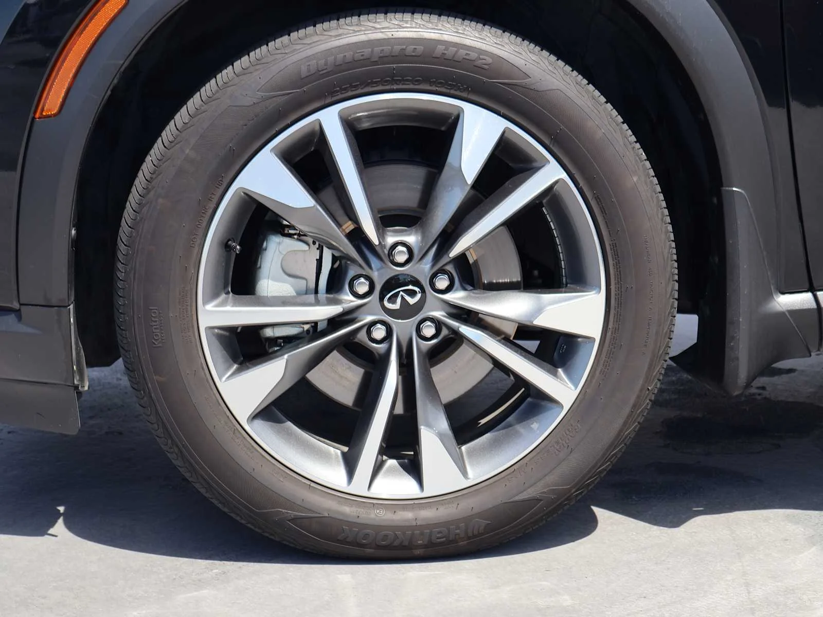 Certified Used 2025 Mineral Black INFINITI LUXE image 11