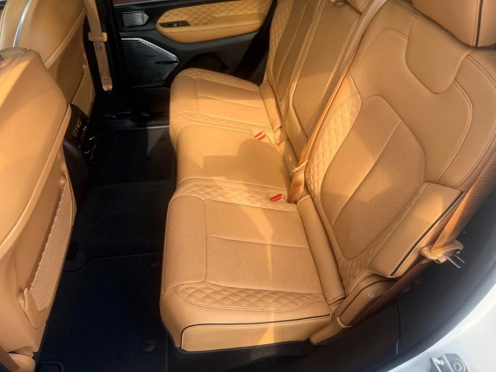 Used 2022 White Jeep Summit image 37