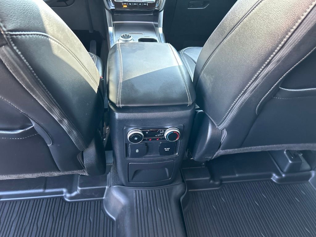 Used 2024 White Metallic Ford Limited image 36