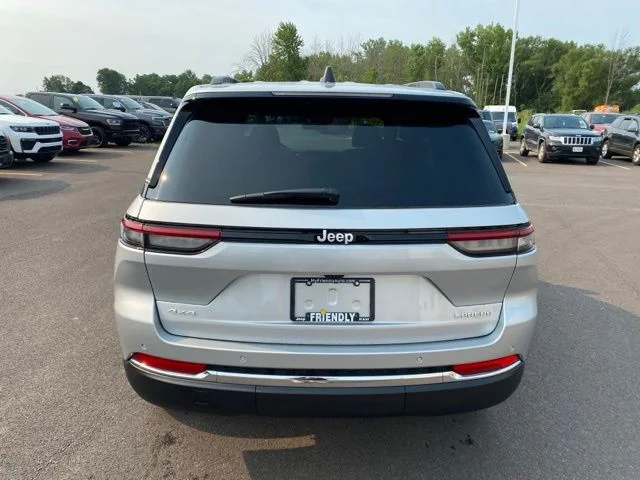 New 2026 Silver Jeep Laredo X image 4
