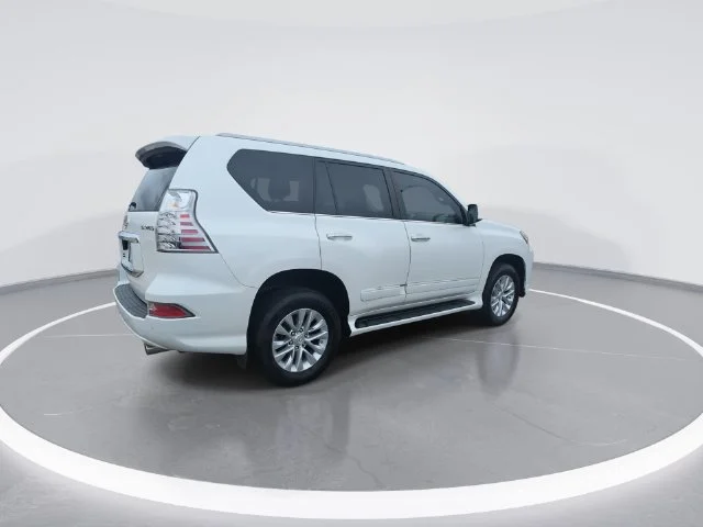 Used 2019 White Lexus 460 image 8