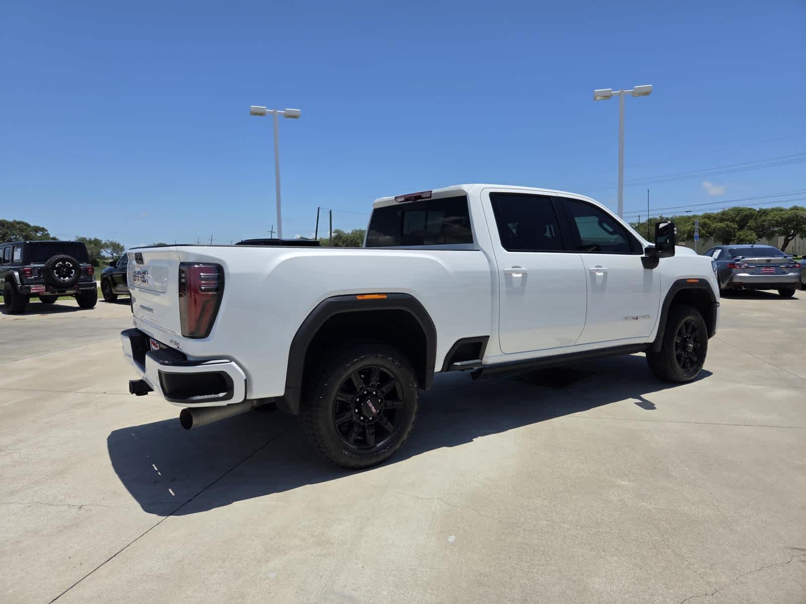 Used 2025 Summit White GMC AT4 image 4