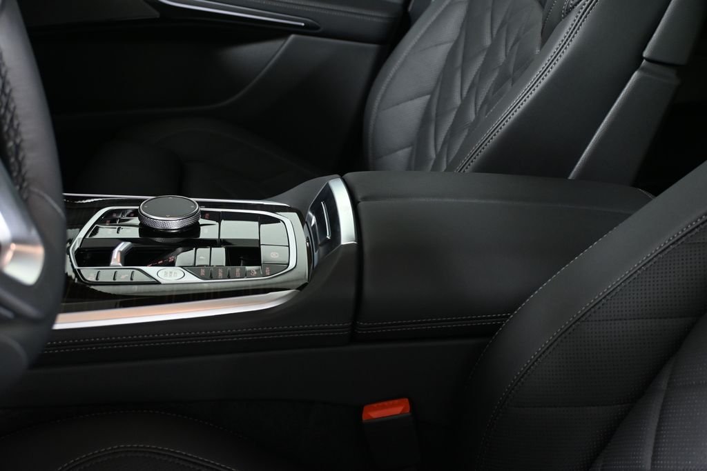 New 2026 Black Sapphire Metallic BMW xDrive40i image 25