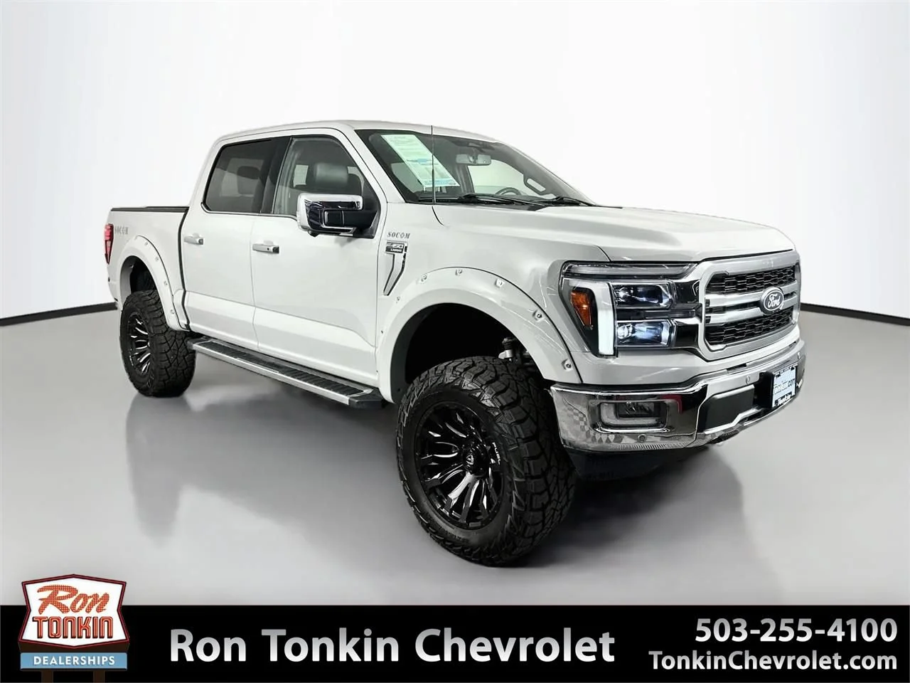 Used 2024 White Ford LARIAT image 1