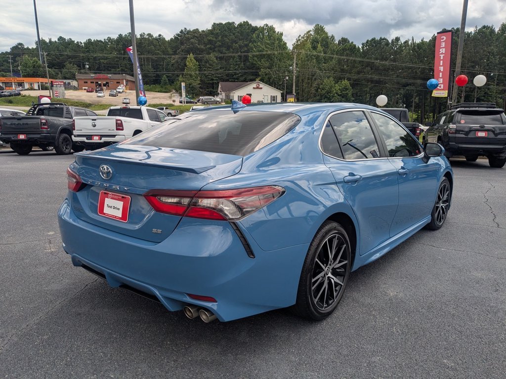 Used 2023  Toyota SE image 5