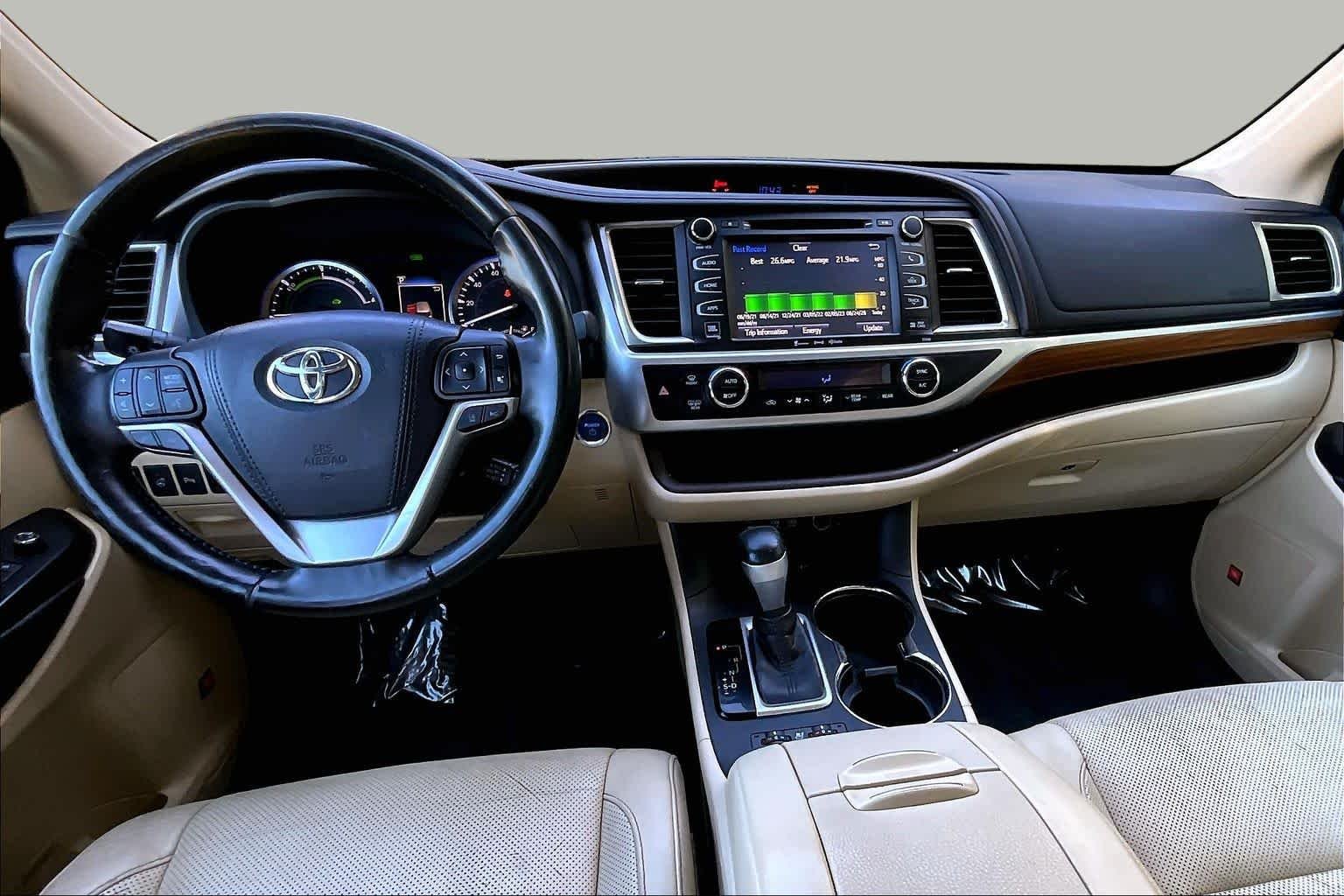 Used 2017 Blizzard Pearl Toyota Hybrid Limited Platinum image 17
