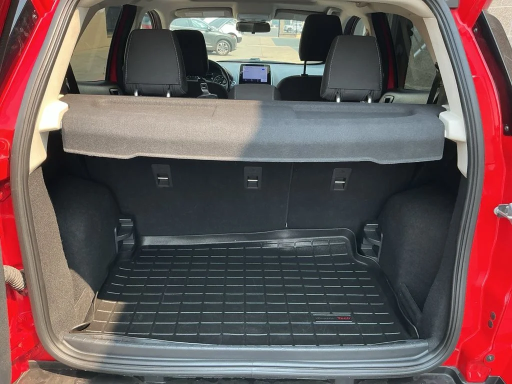 Used 2020 Red Ford SE image 23