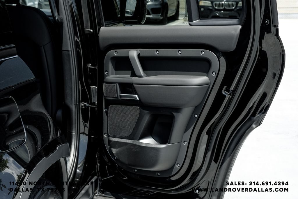 New 2026 Santorini Black Metallic Land Rover S image 53