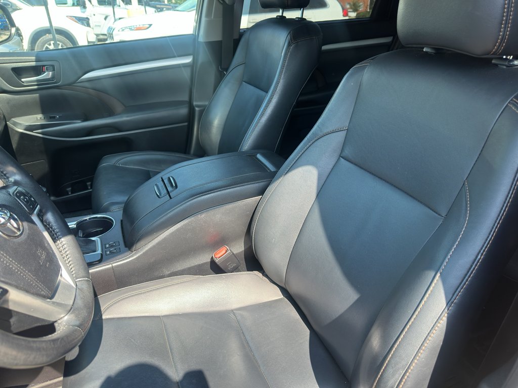 Used 2019 Predawn Gray Mica Toyota XLE image 6
