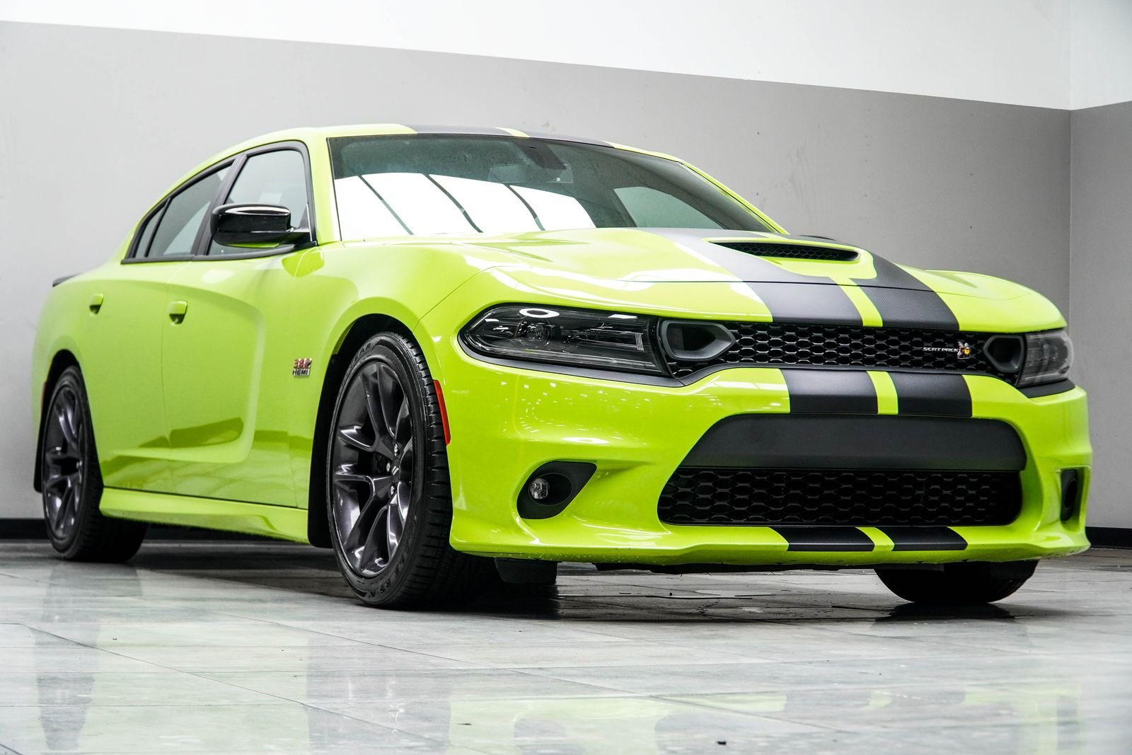 Used 2023 Green Dodge R/T Scat Pack image 4