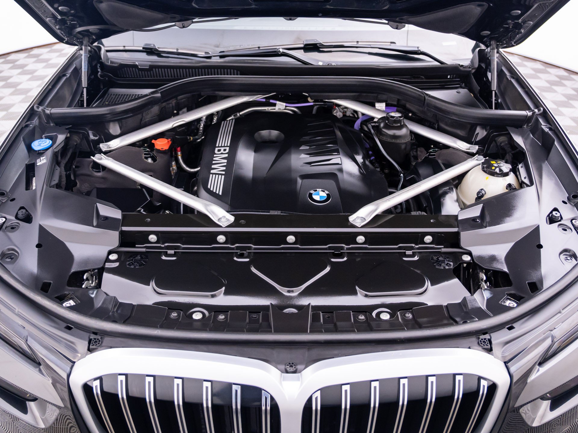 Used 2025 Black Sapphire Metallic BMW xDrive40i image 33