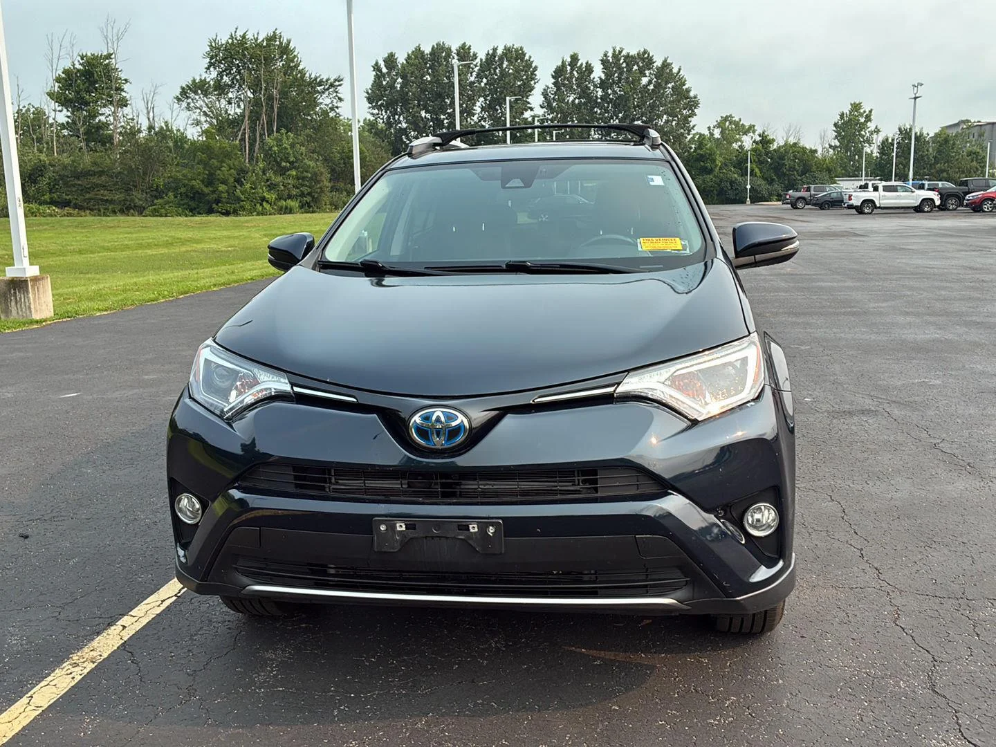 Used 2017 Galactic Aqua Mica Toyota XLE image 13