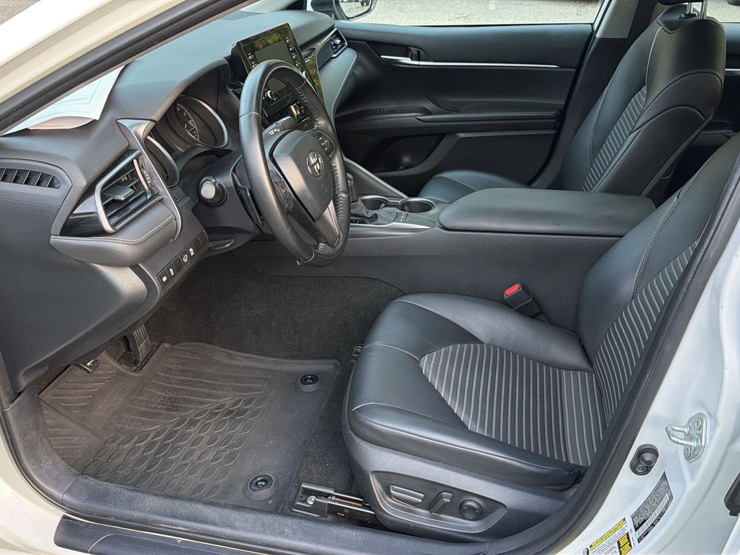 Certified Used 2023 Ice Cap Toyota SE image 10