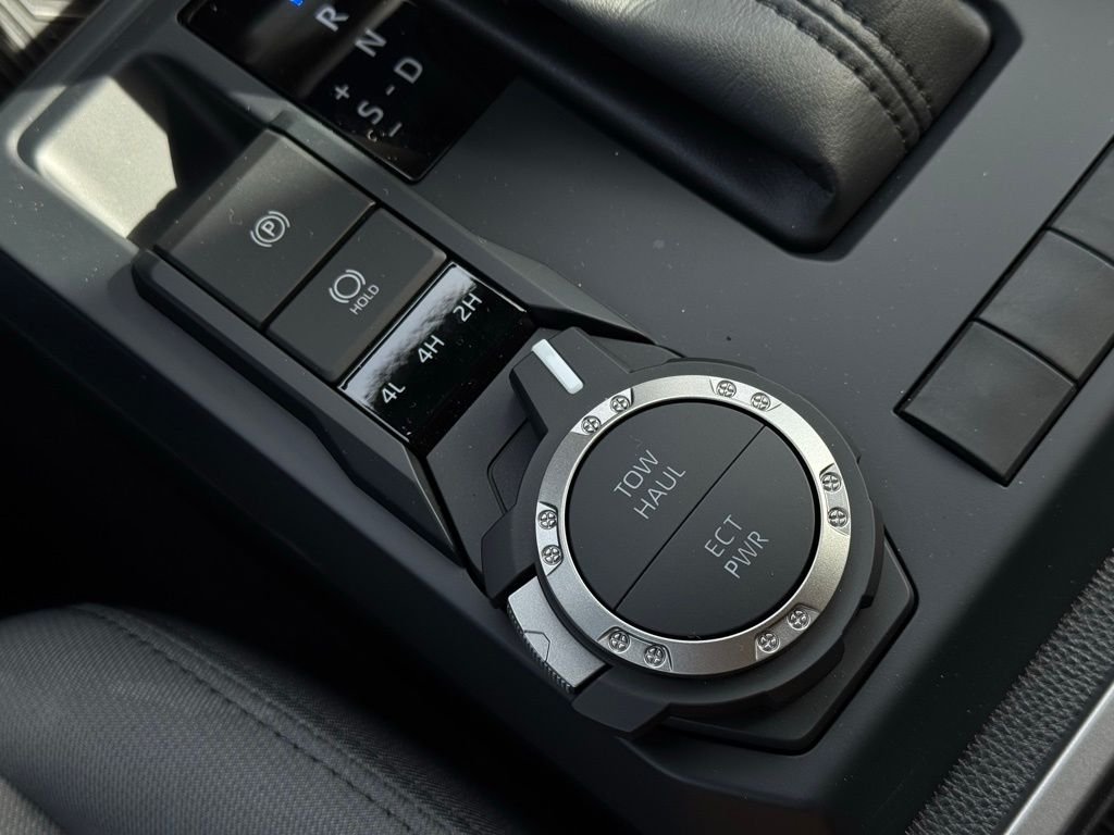 2025 Toyota Tacoma SR5 - Photo 33