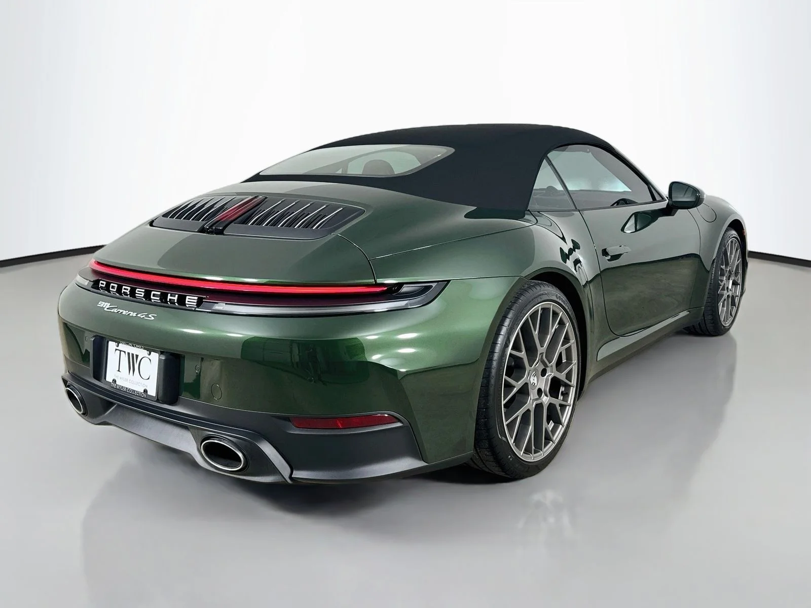 Used 2026  Porsche  image 5