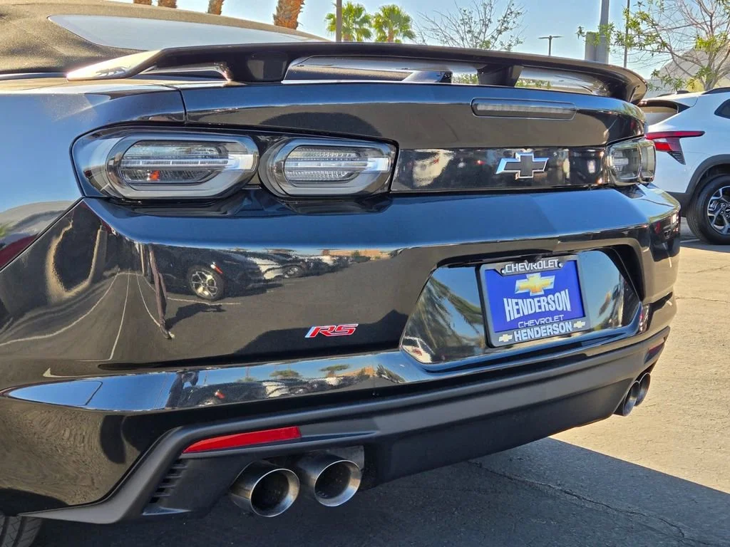 Used 2024 Panther Black Metallic Tintcoat Chevrolet 2LT image 5