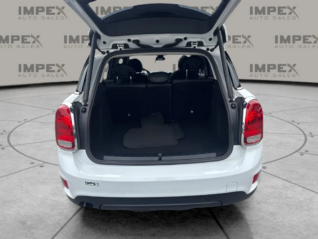 Used 2020 White MINI  image 24
