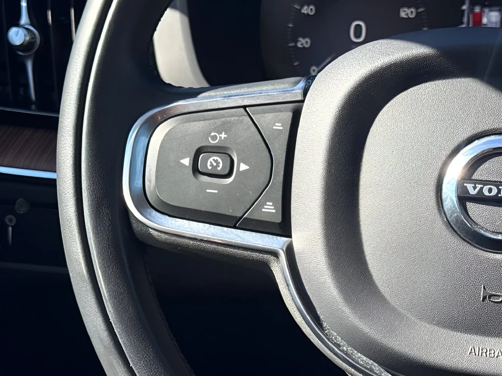 Used 2021 White Volvo T5 Momentum image 14