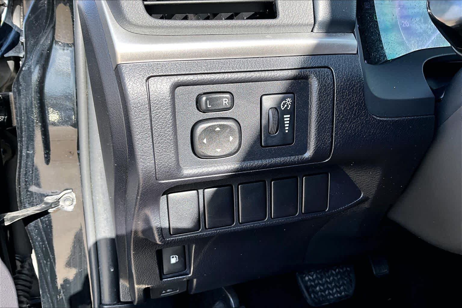 Used 2013 Obsidian Lexus Hybrid image 35