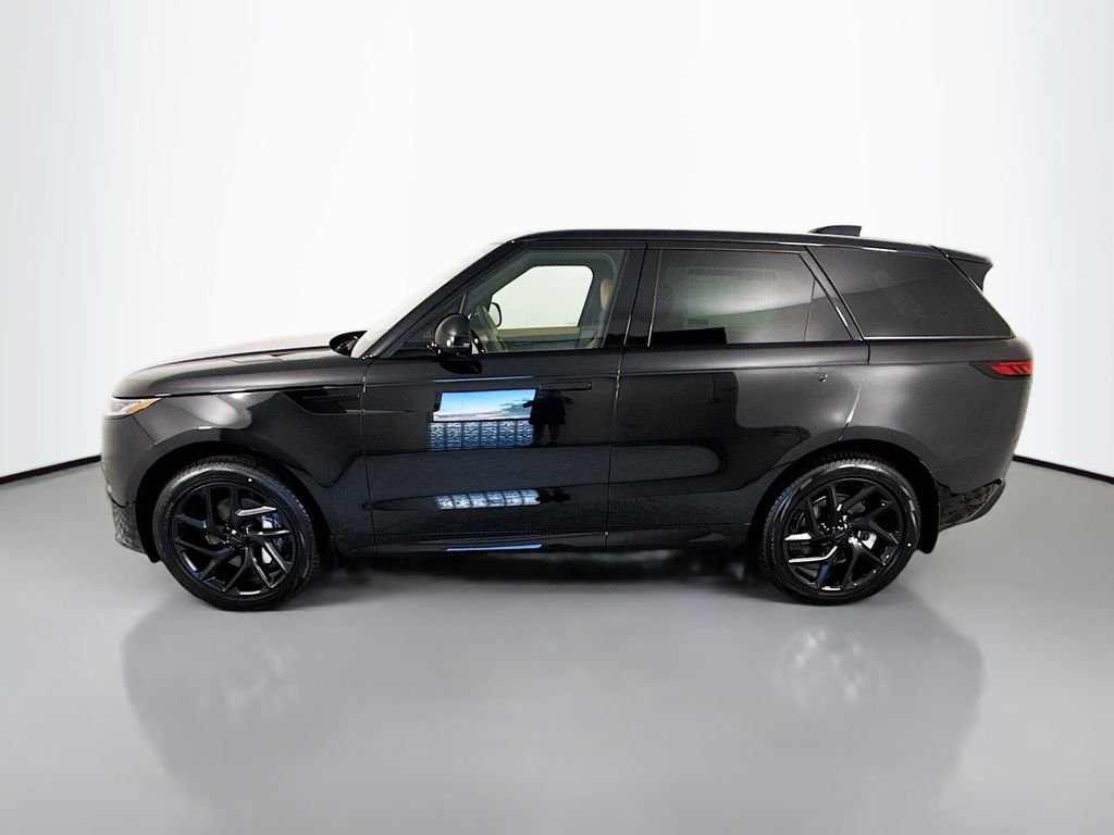 New 2026 Santorini Black Land Rover Dynamic SE image 2