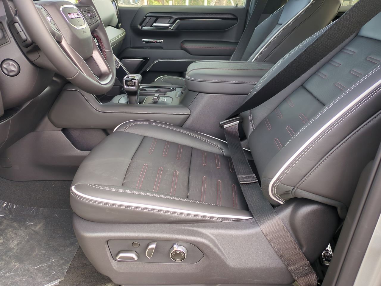 2026 GMC Sierra 1500 AT4X - Photo 20