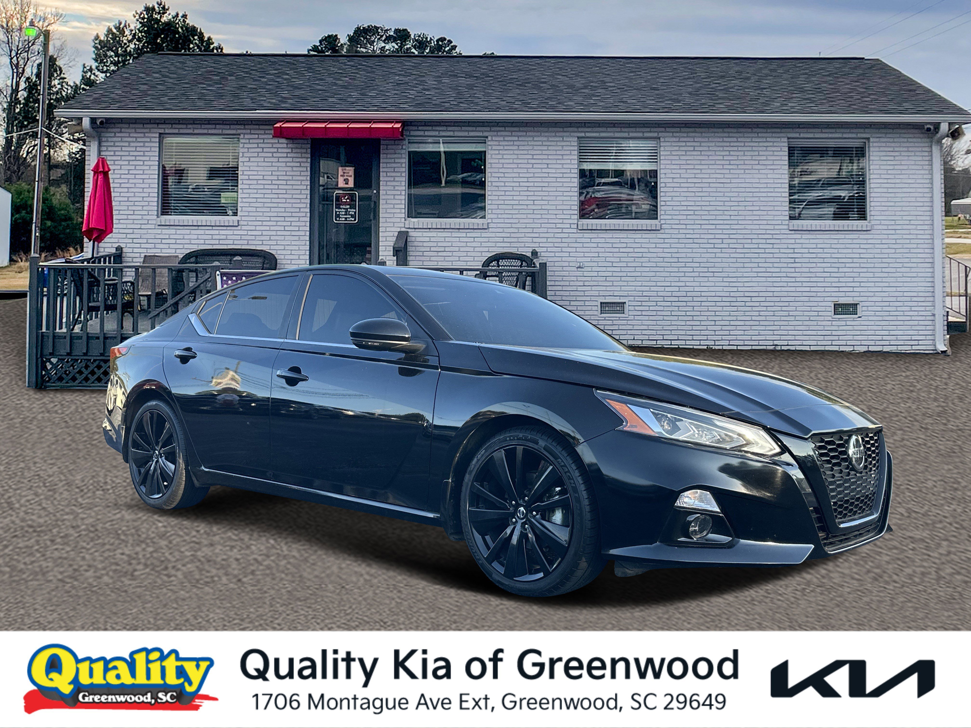 2022 Nissan Altima SR