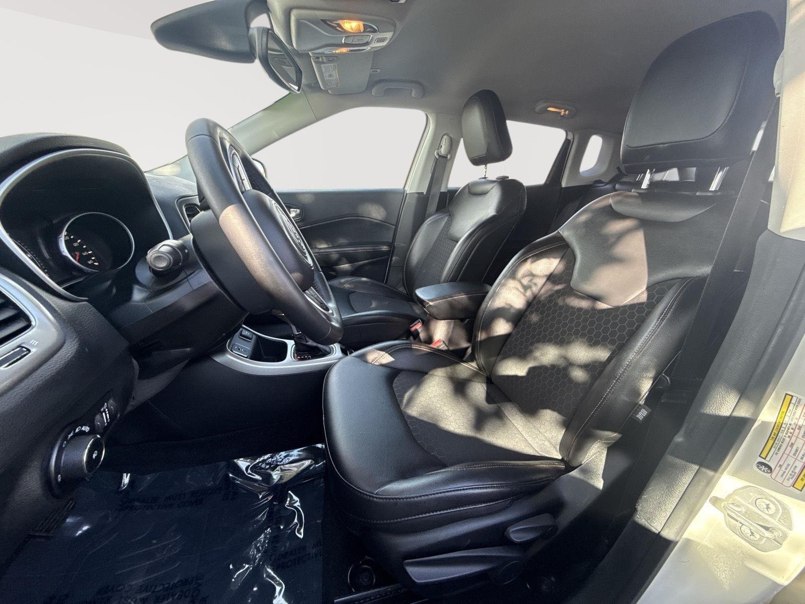 Used 2018 White Clearcoat Jeep Latitude image 21