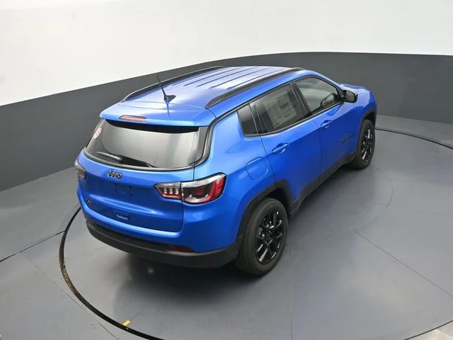 New 2026 Hydro Blue Pearlcoat Jeep Latitude image 17