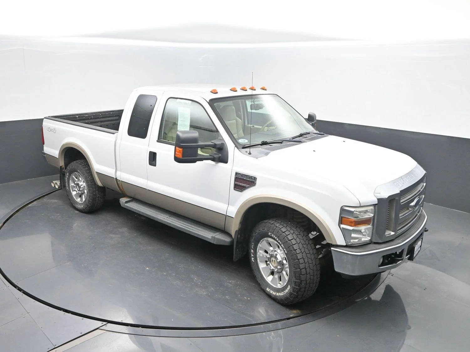 Used 2008 White Ford XL image 35