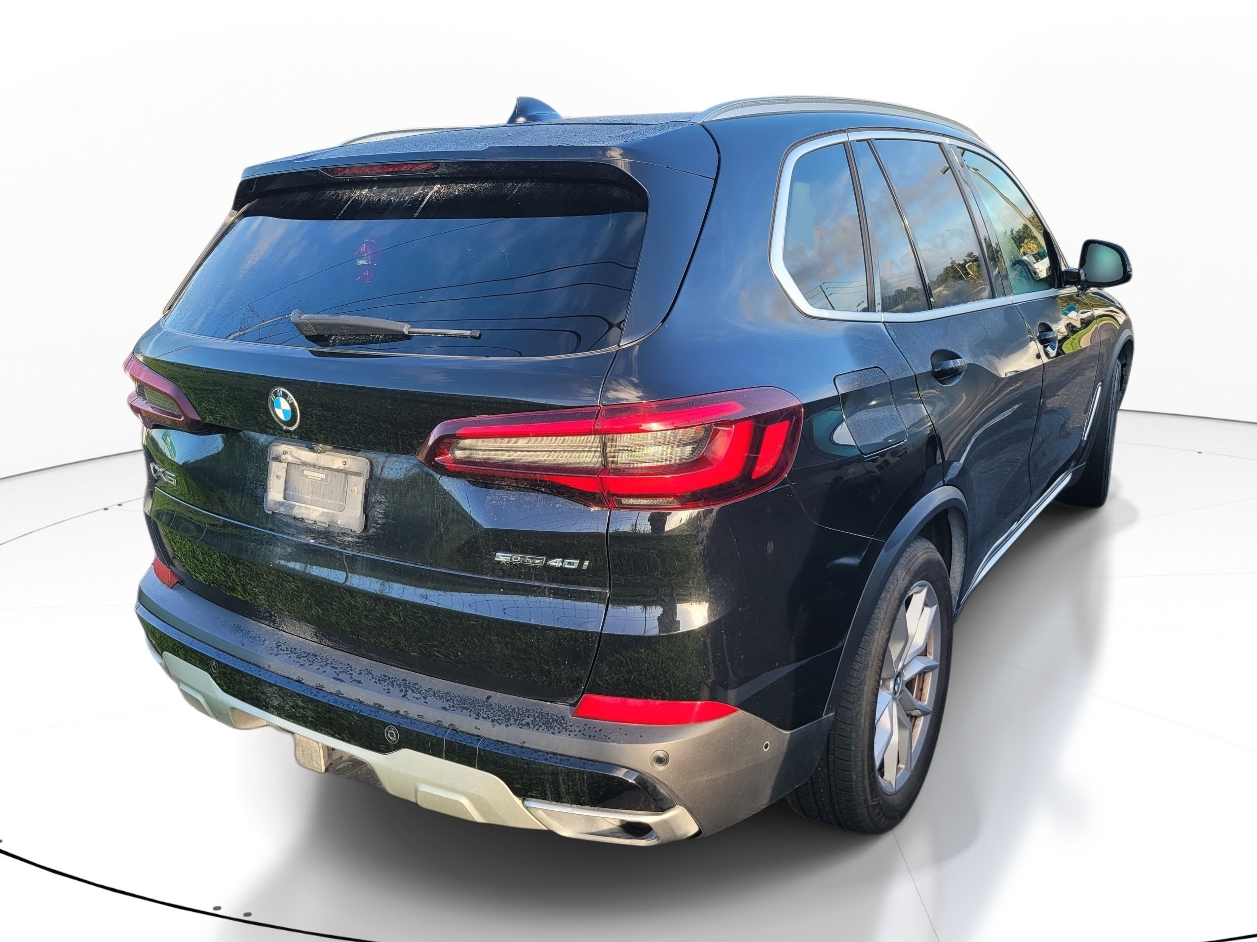 Used 2021 Jet Black BMW sDrive40i image 4