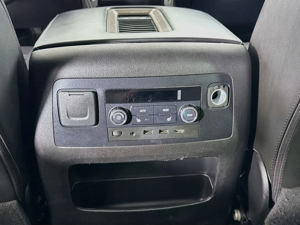 Used 2018 White GMC Denali image 23
